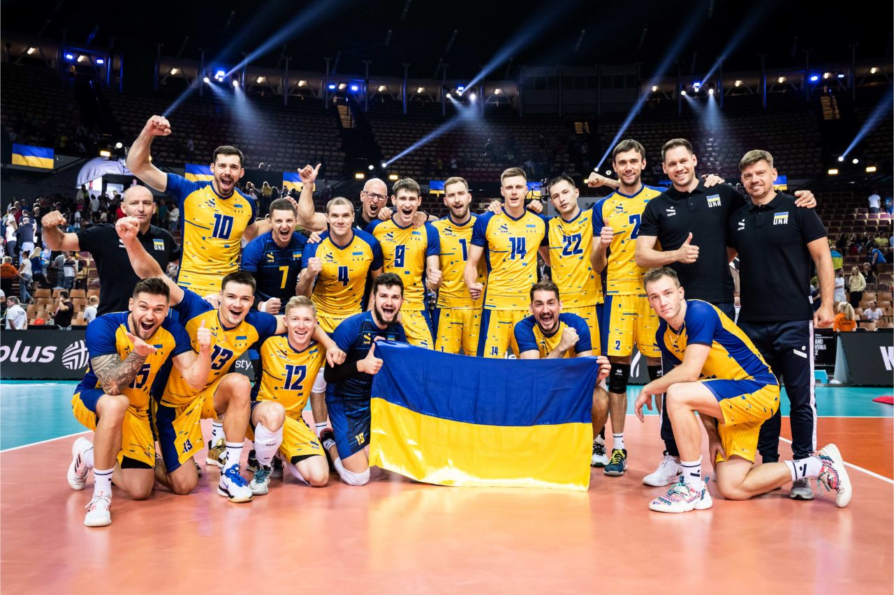 والیبال اوکراین شگفتی ساز شد - عکس با پرچم