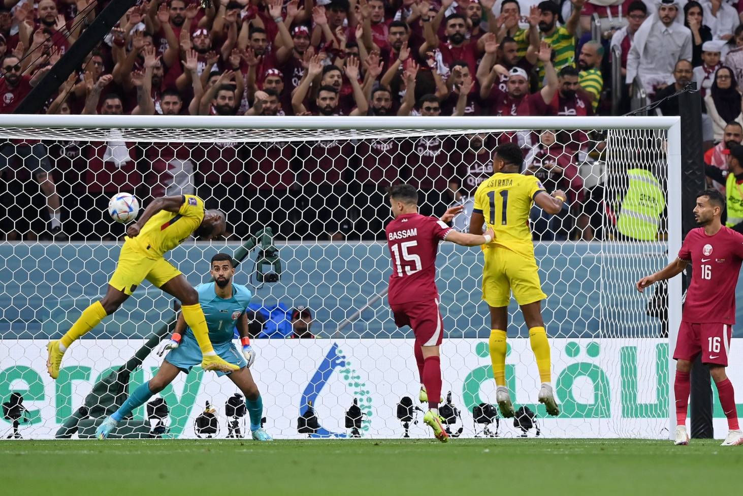 شکست قطر مقابل اکوادور در بازی افتتاحیه جام جهانی 2022