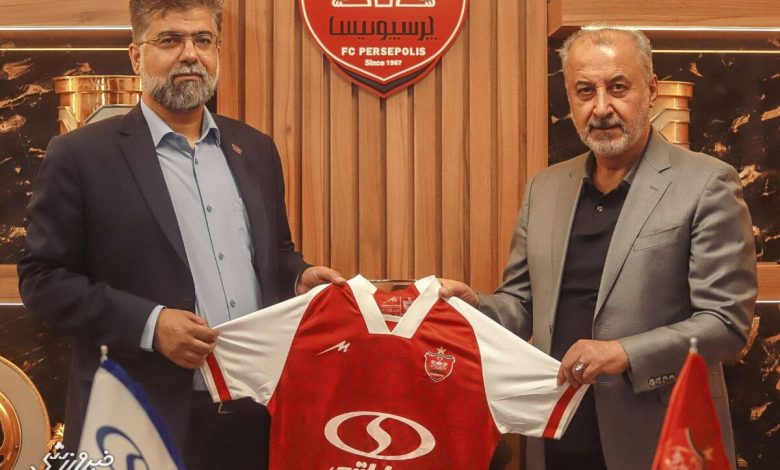 پیراهن پرسپولیس ۳۰۰,۰۰۰,۰۰۰,۰۰۰ تومانی می‌شود