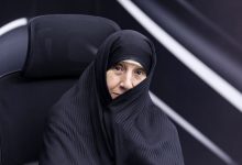 مادر علی انصاریان با بغض و اشک: علی رفت و این بلاها سر من آمد؛ دیگر مرده متحرکم/ پرسپولیسی‌ها و استقلالی‌ها کمک کنند مشکلم حل شود! +فیلم