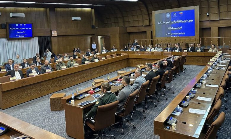 ۱۳ نامزد، ۳ انصراف، چند غیبت و هشدار وزارت ورزش؛ حواشی انتخابات فدراسیون