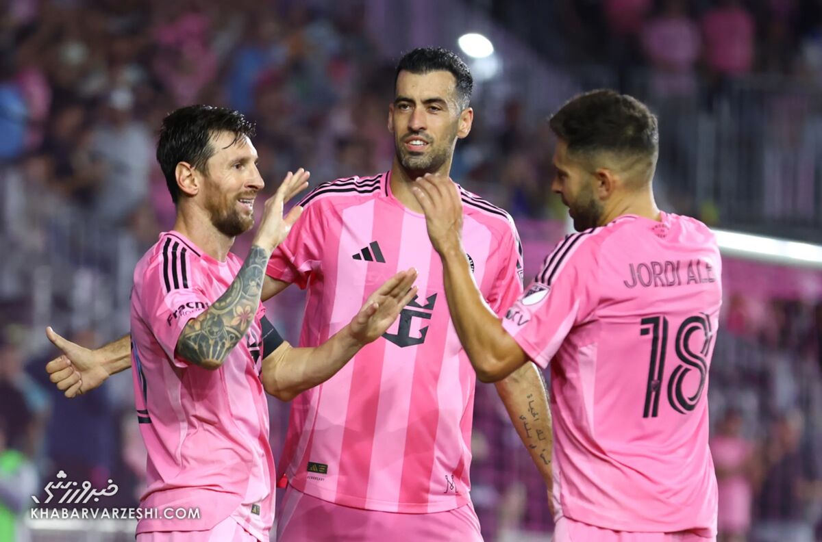 مسی، سرخیو بوسکتس و جوردی آلبا