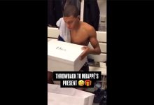 ویدیو| هدیه‌ای که امباپه را سورپرایز کرد/ کادوی غیرمنتظره هم تیمی‌ها