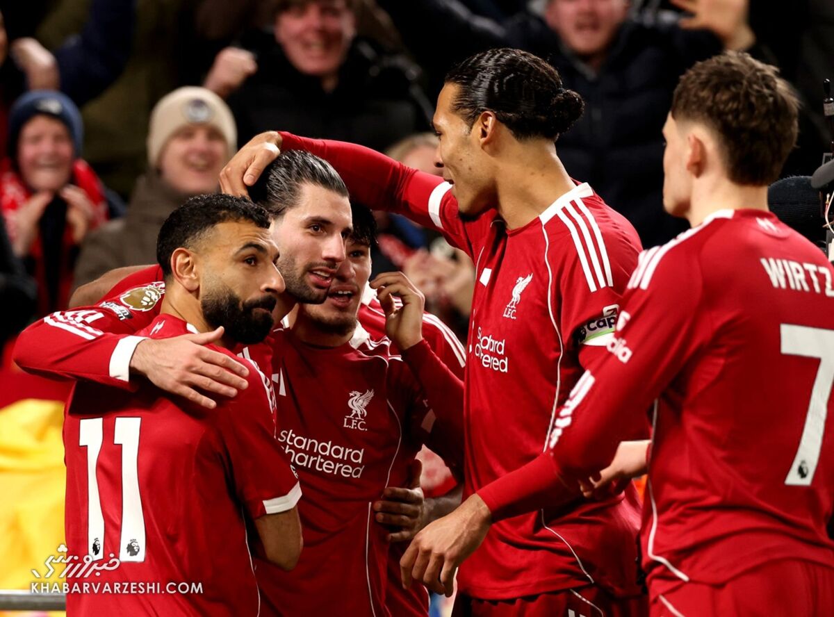 دومینیک سوبوسلای و محمد صلاح