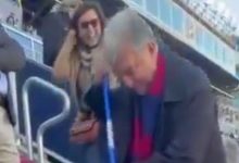 ویدیو| مدیر باشگاه سکوهای ورزشگاه را جارو کرد!